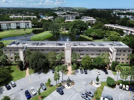 Coconut Creek, Broward Countyのアパートメント・コンプレックス