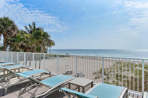 Residential complexes in Lauderdale by the sea, Broward County