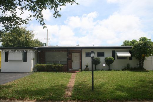 Villa in Pembroke Pines, Broward County