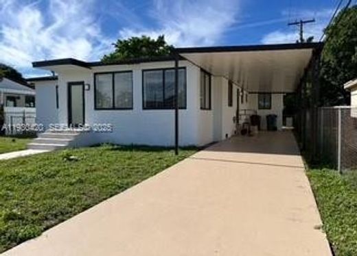 Βίλα σε Hialeah, Miami-Dade County