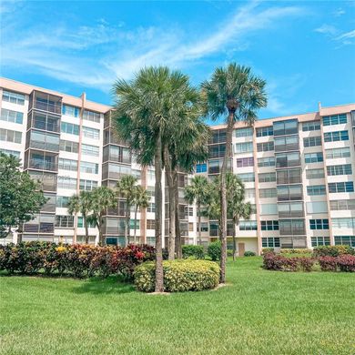 Residential complexes in Pembroke Pines, Broward County
