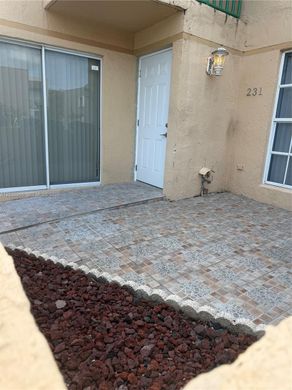 Townhouse in Miami, Miami-Dade
