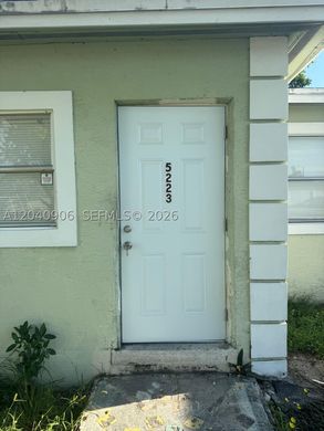 Villa in West Park, Broward County