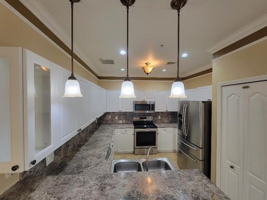 Residential complexes in Royal Palm Beach, Palm Beach