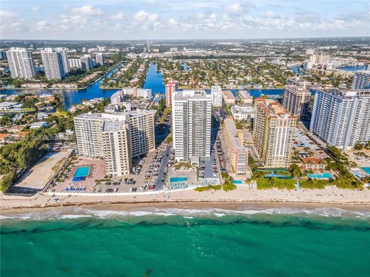 Residential complexes in Hallandale, Broward County