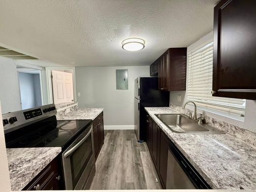 Kamienica w North Lauderdale, Broward County