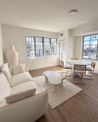 Residential complexes in Miami Beach, Miami-Dade