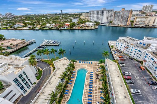 Residential complexes in Hallandale, Broward County