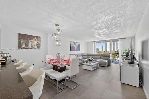 Aventura, Miami-Dade Countyのアパートメント・コンプレックス