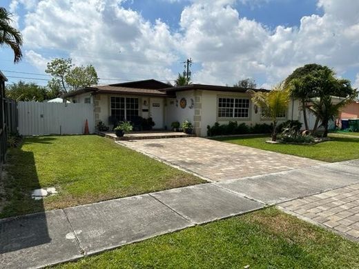 Villa en Miami Gardens, Miami-Dade County