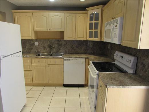 Residential complexes in South Miami, Miami-Dade