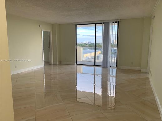 Residential complexes in North Miami, Miami-Dade