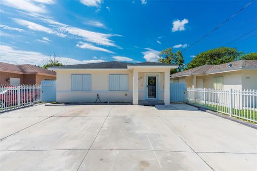 빌라 / Miami Heights Trailer Park, Miami-Dade County