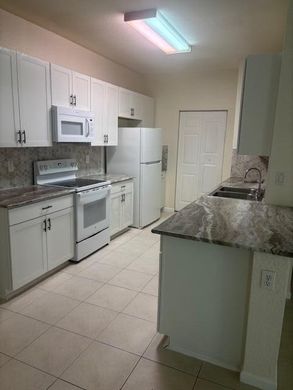 Komplex apartman Palm Springs, Palm Beach County