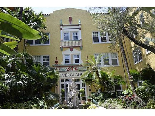 Residential complexes in Miami Beach, Miami-Dade
