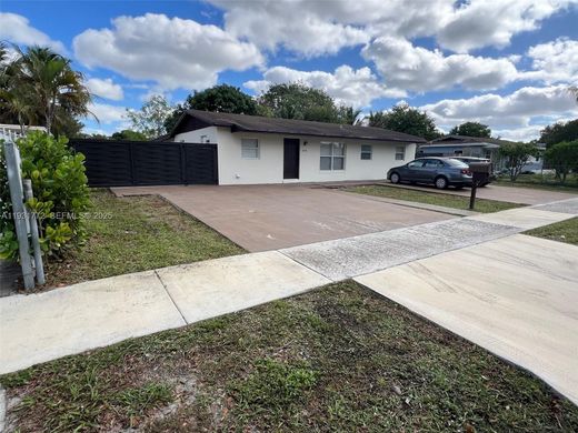 Villa in Miami Gardens, Miami-Dade