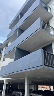 Residential complexes in North Miami, Miami-Dade