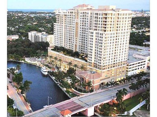 Residential complexes in Fort Lauderdale, Broward County