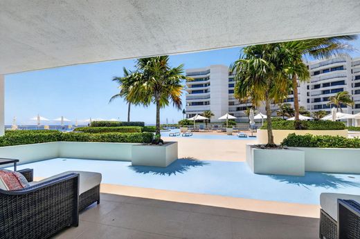 Residential complexes in South Palm Beach, Palm Beach