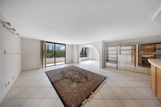 Residential complexes in Hallandale, Broward County