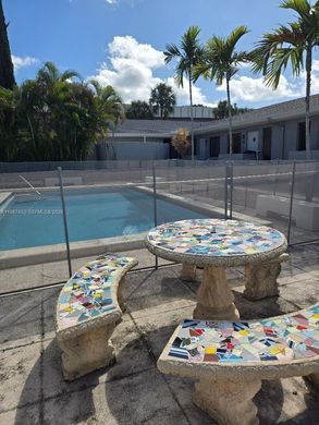 Жилой комплекс, Майами, Miami-Dade County