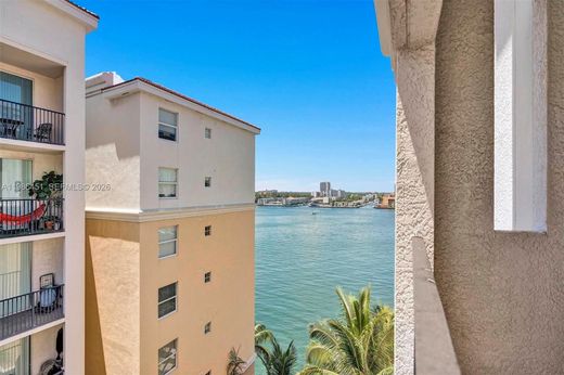 Residential complexes in Sunny Isles Beach, Miami-Dade