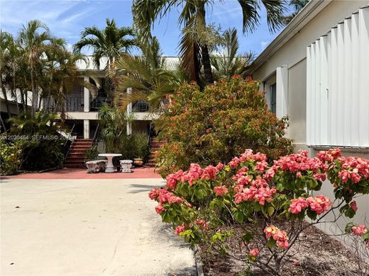 Residential complexes in Hollywood, Broward County