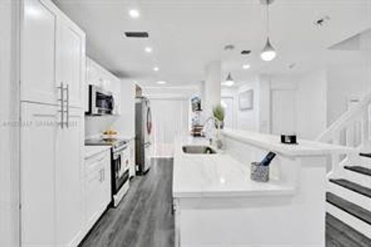 Residential complexes in Plantation, Broward County