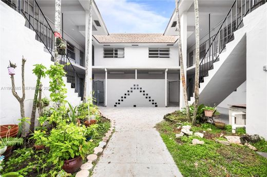 Residential complexes in Miami, Miami-Dade