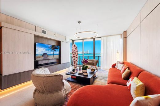 Kamienica w Bay Harbor Islands, Miami-Dade County