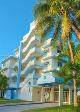 Complesso residenziale a Surfside, Miami-Dade County