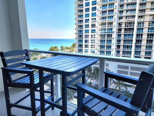 Residential complexes in Hollywood, Broward County