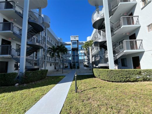 公寓楼  Hialeah, Miami-Dade County