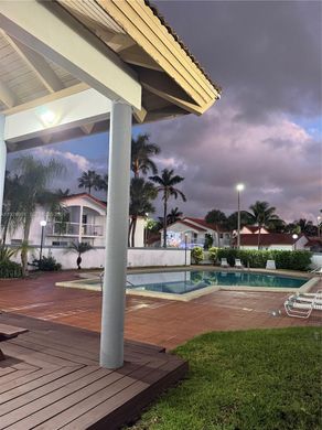 Residential complexes in Miami, Miami-Dade