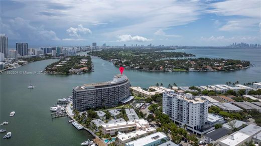 Residential complexes in Miami Beach, Miami-Dade