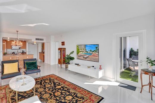 Residential complexes in Bal Harbour, Miami-Dade