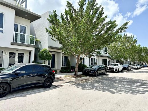 Edificio en Doral, Miami-Dade County