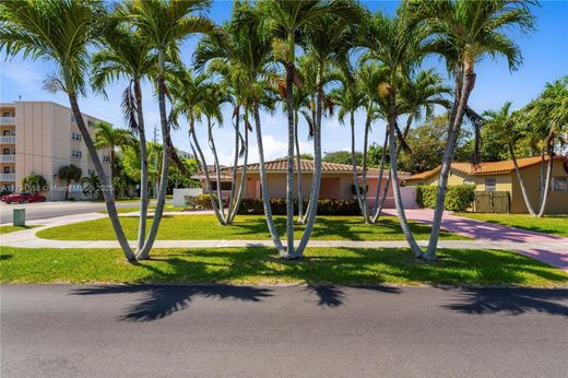 Villa in Hallandale, Broward County