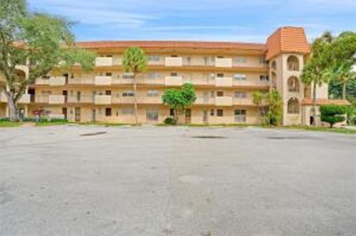 Residential complexes in Lauderhill, Broward County