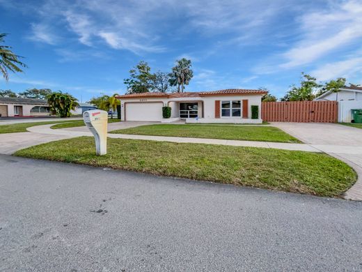 Villa in Pembroke Pines, Broward County