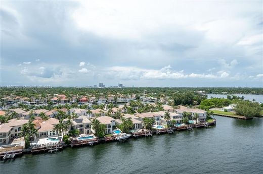 Residential complexes in Hollywood, Broward County