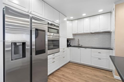 Complexes résidentiels à Hallandale Beach, Comté de Broward