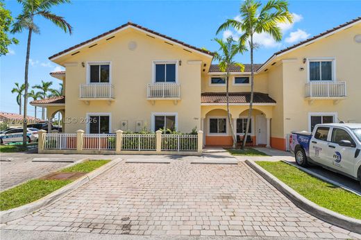 Casa adosada en Hialeah, Miami-Dade County