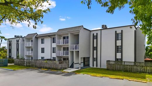 Complexes résidentiels à Doral, Comté de Miami-Dade