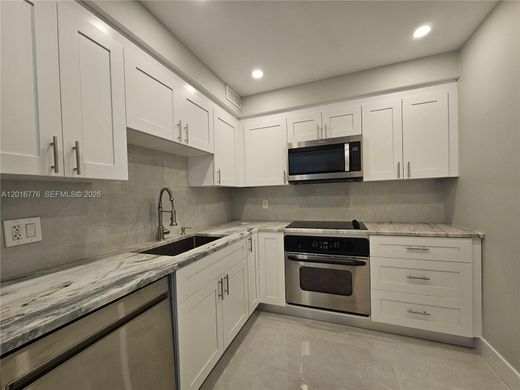 Complesso residenziale a Hallandale Beach, Broward County