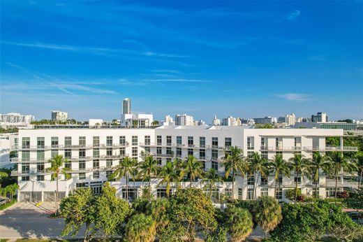 Residential complexes in Miami Beach, Miami-Dade
