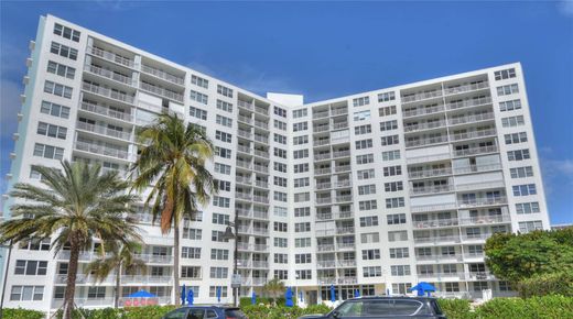 Residential complexes in Pompano Beach, Broward County