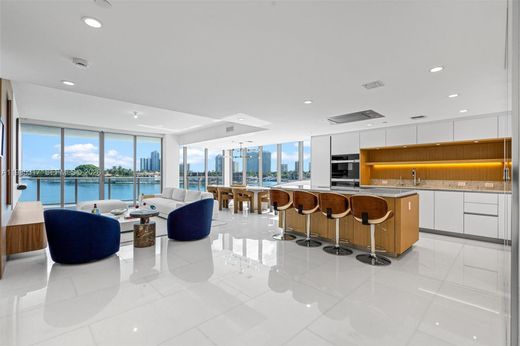 Residential complexes in Bay Harbor Islands, Miami-Dade