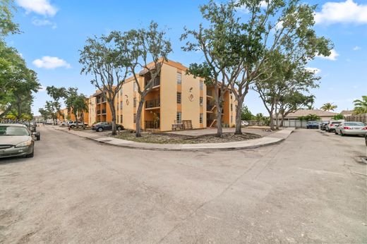 Residential complexes in Hialeah, Miami-Dade