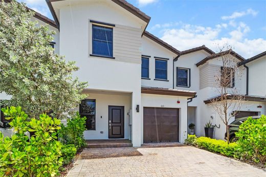 Townhouse in Pembroke Pines, Broward County